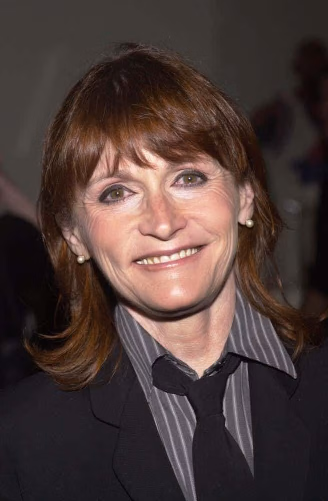9. Margot Kidder: Kidder từng là ngôi sao Hollywood hàng đầu. Tuy nhiên sau khi bị tai nạn xe hơi vào năm 1990, Kidder đã không thể làm việc trong hai năm, gây ra những vấn đề tài chính lớn cho bản thân cô. Năm 1996, Kidder bị trầm cảm và ngủ trong các hộp các tông ngoài phố quanh khu vực Los Angeles. Ảnh: The Richest.