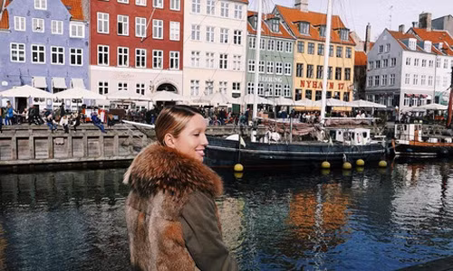 Dù sinh sống ở London nhưng Công chúa Hy Lạp cũng thường xuyên có những chuyến du lịch về quê hương. Ảnh: Instagram.