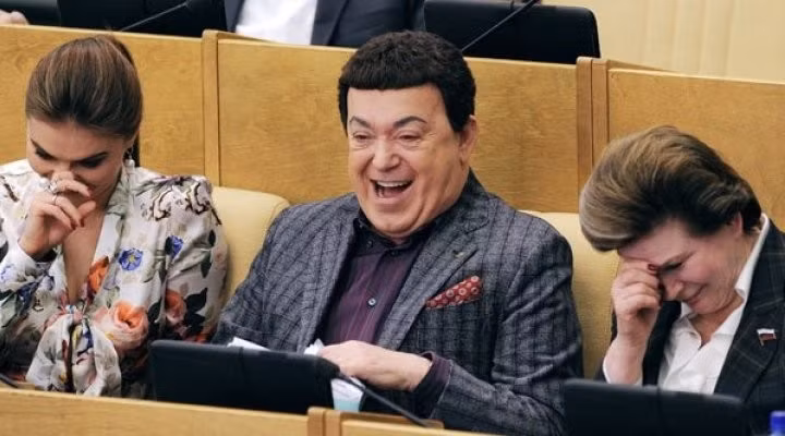 Họ có những cách thể hiện cảm xúc rất khác nhau. Ảnh: ER.