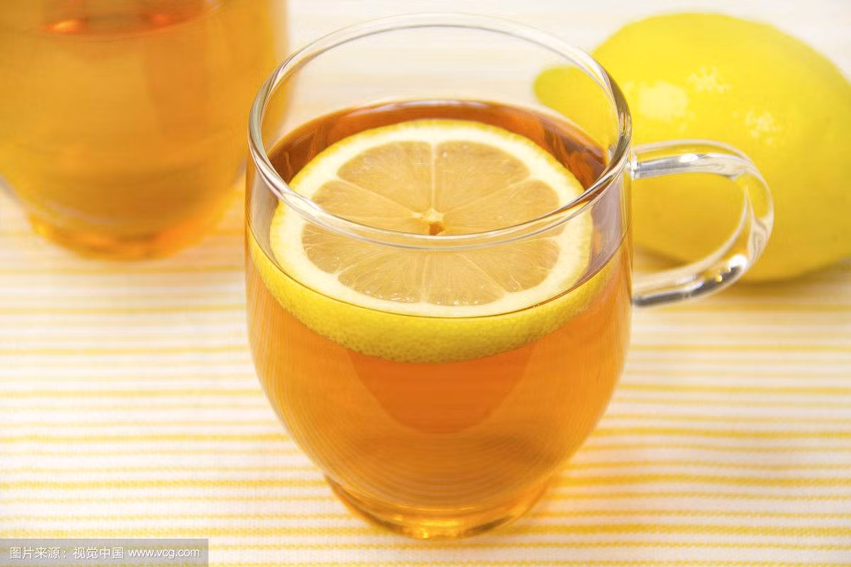 Như vậy là bạn đã có một cốc trà chanh mát lạnh mà đảm bảo an toàn, ngon miệng và mang lại nhiều lợi ích cho sức khỏe gia đình. Ảnh: Baidu.