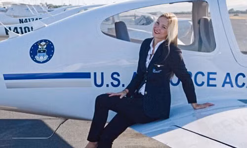 Nhận được sự yêu mến từ dân mạng nên cô thường xuyên ghi lại hình ảnh trên các chuyến bay của mình. Ảnh: Instagram.