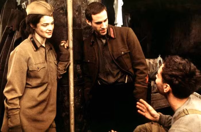 8. Tania Chernova: Sau khi ông bà bị giết bởi người Đức, Tania đã cố trở thành một xạ thủ trong quân đội Nga gia nhập nhóm bắn tỉa Hares. Nữ xạ thủ này đã hạ gục 24 kẻ địch trước khi bị thương ở bụng. Sau đó, cô bị đưa đến Tashkent chữa trị và may mắn sống sót sau chiến tranh.