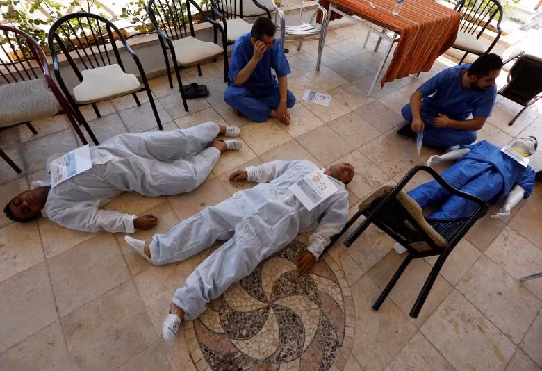 Các nhân viên y tế Syria tham gia buổi tập huấn tại Thổ Nhĩ Kỳ.