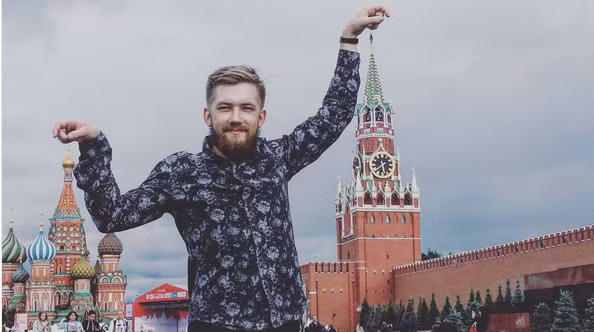 Thế giới giống như sân chơi của họ.