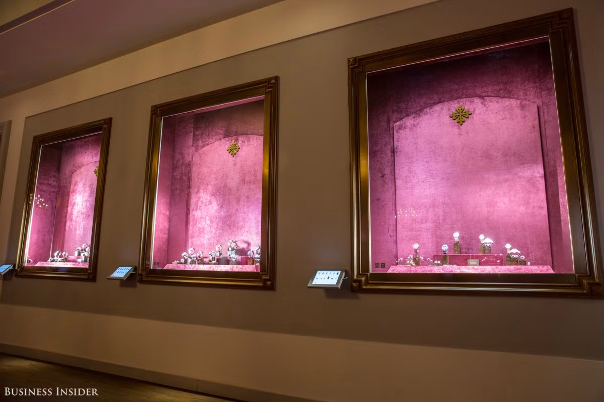 Các ô trưng bày được xây dựng đặc biệt dành cho triển lãm. Ảnh: BI.