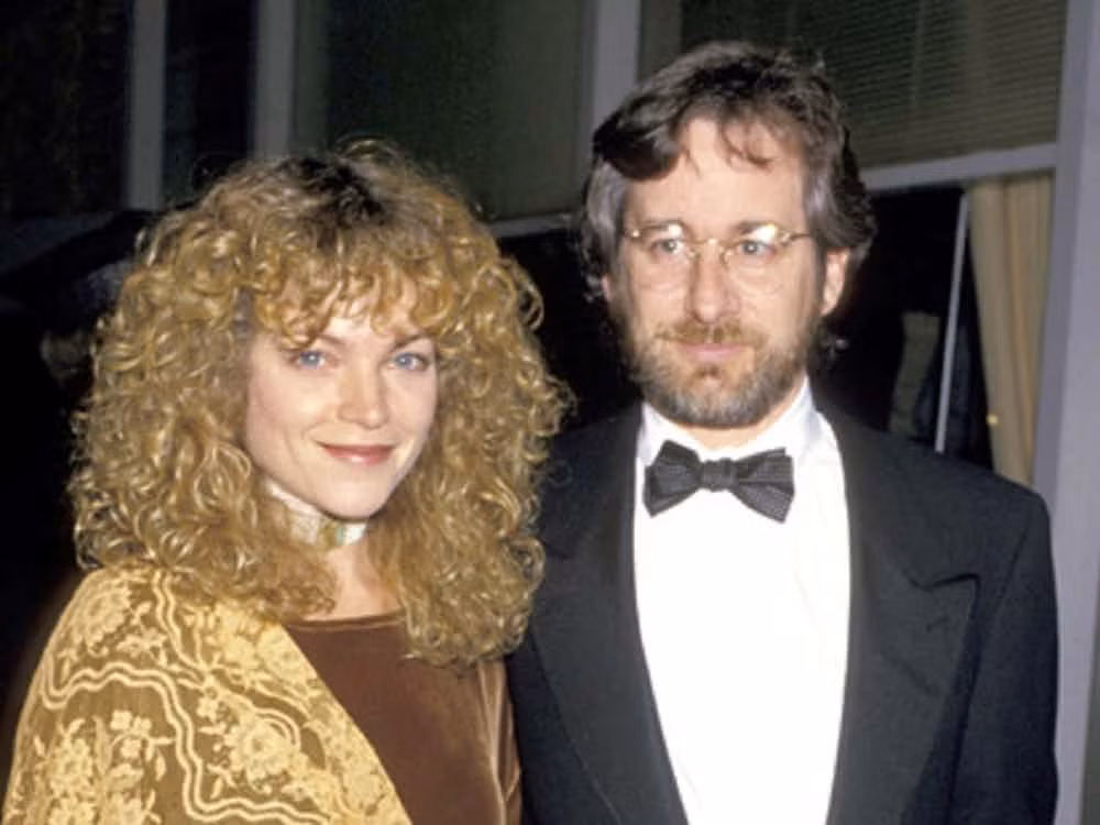 9. Steven Spielberg-Amy Irving - 100 triệu USD: Steven Allan Spielberg là một đạo diễn và nhà sản xuất phim nổi tiếng của điện ảnh Mỹ. Ông kết hôn với nữ diễn viên Amy Irving vào năm 1985, nhưng chỉ 4 năm sau, cuộc hôn nhân đổ vỡ. Khi đưa ra tòa xét xử, Spielberg đã trả cho vợ cũ 100 triệu USD. Ảnh: TheRichest.