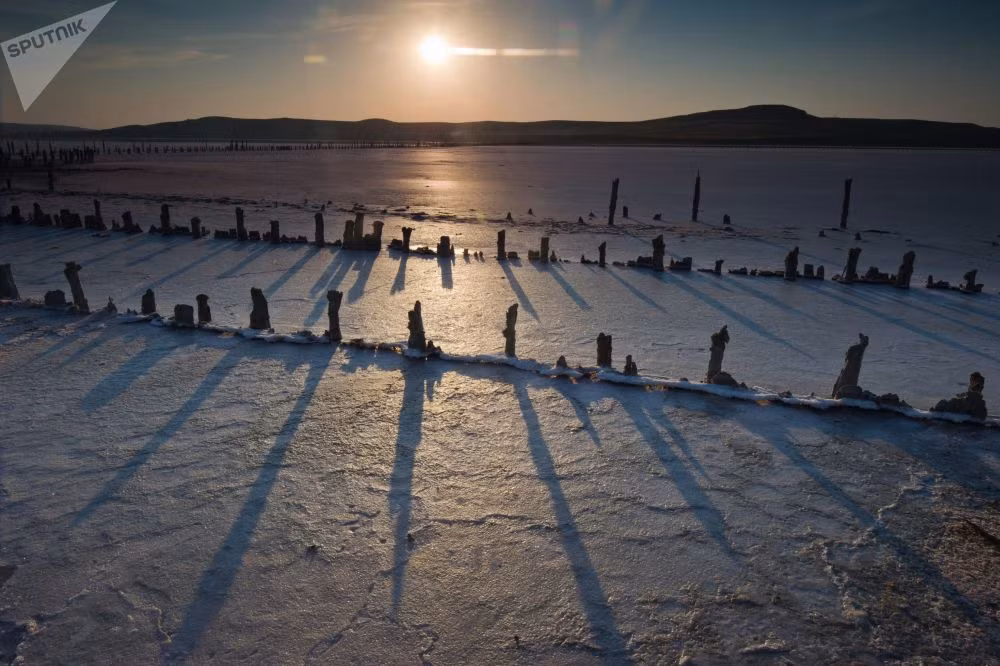 Theo ước lượng của các chuyên gia, tài nguyên bùn của hồ Chokrak đạt 4,6 triệu mét khối. Ảnh: Sputnik.