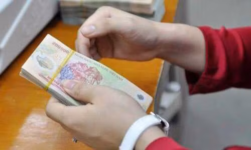 Nhung vu tien tiet kiem gui ngan hang “khong canh ma bay”