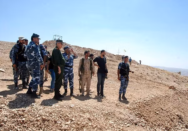 Quân đội Liban không tham gia vào chiến dịch trên song cũng chuẩn bị các cuộc tấn công riêng rẽ nhằm vào IS tại khu vực vùng núi Juroud Arsal này. Ảnh: Farsnews.