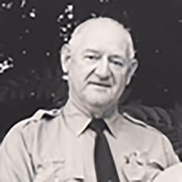 4. Roy Sullivan: Ông Roy Sullivan được coi là trường hợp hi hữu trên thế giới khi từ năm 1942 đến 1977, ông bị sét đánh đến 7 lần nhưng vẫn bảo toàn được mạng sống. Ông Sullivan được Kỷ lục Guinness công nhận là người bị sét đánh nhiều lần nhất trên thế giới. Tuy nhiên, Sullivan đã tự tử khi ông 71 tuổi vì thất tình. Ảnh: List25