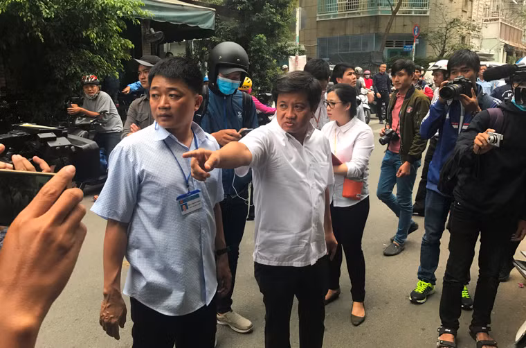 Lan chiem via he, chu toa nha Saigon Centre mat mai che