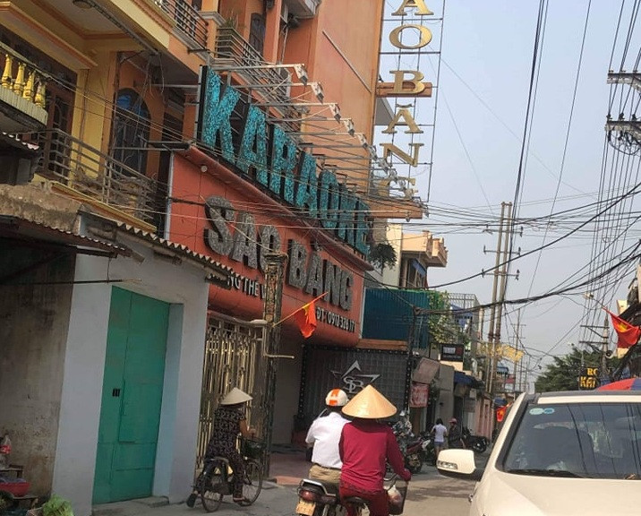 Giang ho no sung tai quan karaoke, 1 nguoi chet tai cho