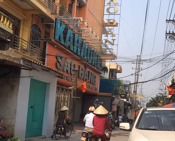 Giang ho no sung tai quan karaoke, 1 nguoi chet tai cho