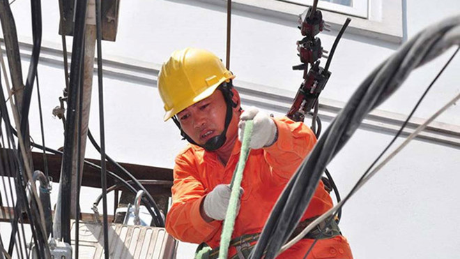 Gia dien, xang tang, Chinh phu bao cao Quoc hoi the nao?