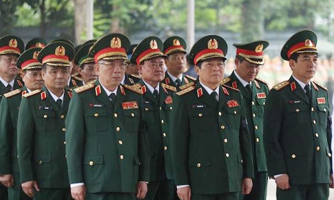 Nguyen Chu tich nuoc, Dai tuong Le Duc Anh da yen nghi noi long dat me-Hinh-66