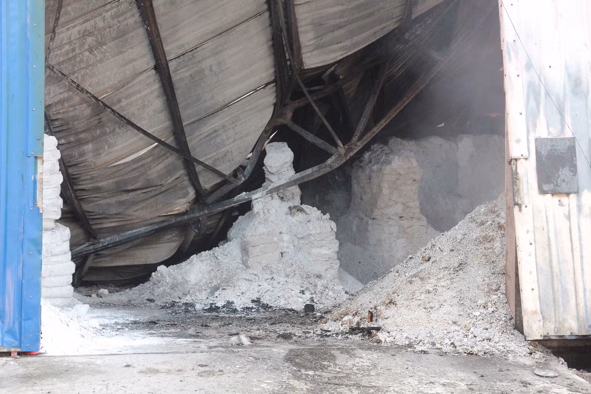 Hang tram nguoi khong che “bien lua” vu chay kho chua nhua Cong ty Phu Lam-Hinh-6