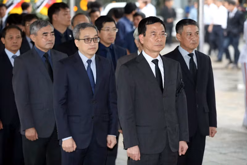 Nguyen Chu tich nuoc, Dai tuong Le Duc Anh da yen nghi noi long dat me-Hinh-62