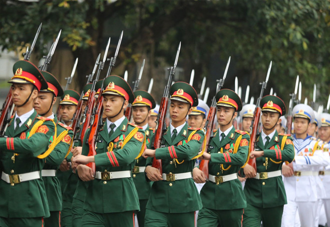 Nguyen Chu tich nuoc, Dai tuong Le Duc Anh da yen nghi noi long dat me-Hinh-56