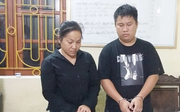 Hai me con dung o to van chuyen 30 banh heroin