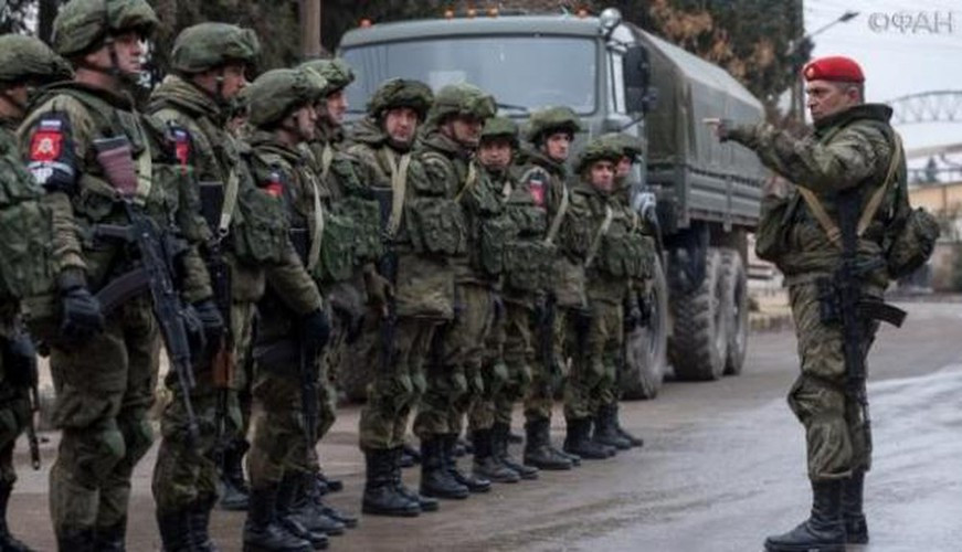 "Hiện nay Nga đã phải triển khai tới 700 lính tại 18 địa điểm quanh các tỉnh Hasek, Rakka và Aleppo", Anadolu cho biết và bình luận rằng điều này đang đe dọa "xé nhỏ" sức mạnh của lực lượng Nga tại Syria.