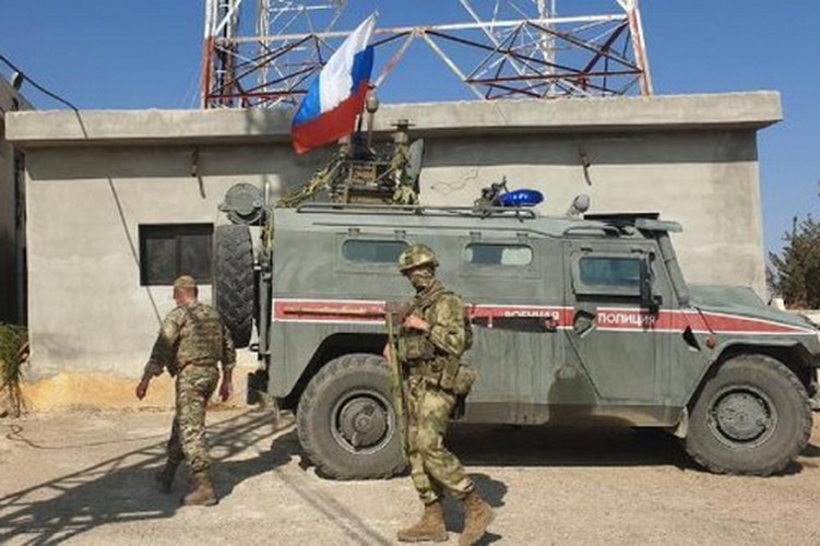 Nhưng hiện nay tình trạng đóng quân "da báo" đang diễn ra tại đây, các tay súng người Kurd và binh sĩ Mỹ tuy bị thu hẹp địa bàn hoạt động nhưng vẫn kiểm soát phần lớn diện tích.