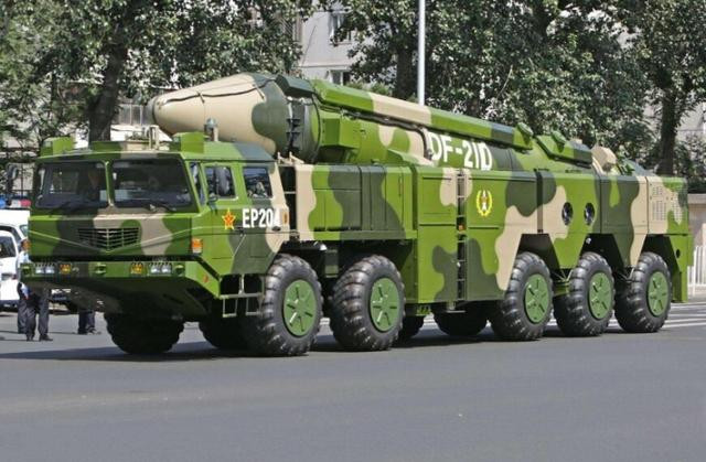 Hiện nay, với việc phát triển các tên lửa chống hạm tiên tiến, nhiều quốc gia đã tuyên bố có khả năng đánh chìm tàu sân bay. Trong những năm gần đây, Trung Quốc cũng đã tiết lộ các tên lửa đạn đạo chống hạm như Dongfeng-21D và Dongfeng-26 có khả năng đánh chìm tàu sân bay.