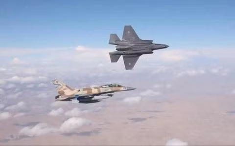Những chiếc F-15, F-16 của Israel sẽ đóng vai “ngựa thồ” vũ khí, hoạt động ngoài tầm phòng không của đối phương, sử dụng những thông tin do F-35I cung cấp, tiêu diệt những mục tiêu nguy hại như máy bay của đối phương, các trận địa phòng không tầm xa, đài radar…bằng các loại tên lửa tầm xa, mà đối phương không hề hay biết.