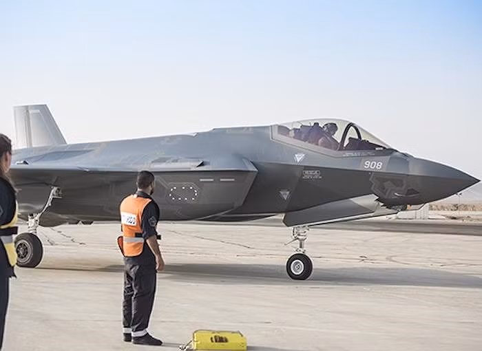 Việc bảo dưỡng cấp độ lớn F-35 của các quốc gia khác, được tiến hành tại các cơ sở do Lockheed xây dựng; việc này không chỉ mang lại lợi nhuận sau bán hàng cho Lockheed, đồng thời giúp việc giữ được bí mật các chi tiết kỹ thuật về chương trình F-35.