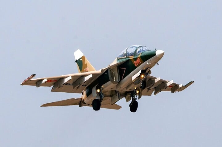 Tín hiệu radar cuối cùng của máy bay huấn luyện Yak-130 Tin hieu radar cuoi cung cua may bay huan luyen Yak-130