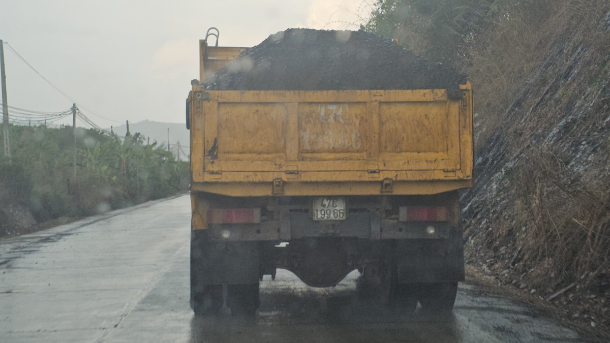Dak Lak: Xe cho da ra vao mo Kim Thinh “ne” tram can?-Hinh-5