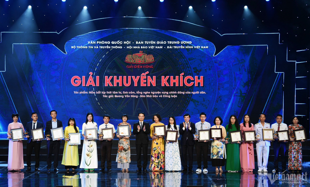 Chu tich Quoc hoi: Bao chi gop phan nang cao uy tin, vi the cua Quoc hoi-Hinh-5