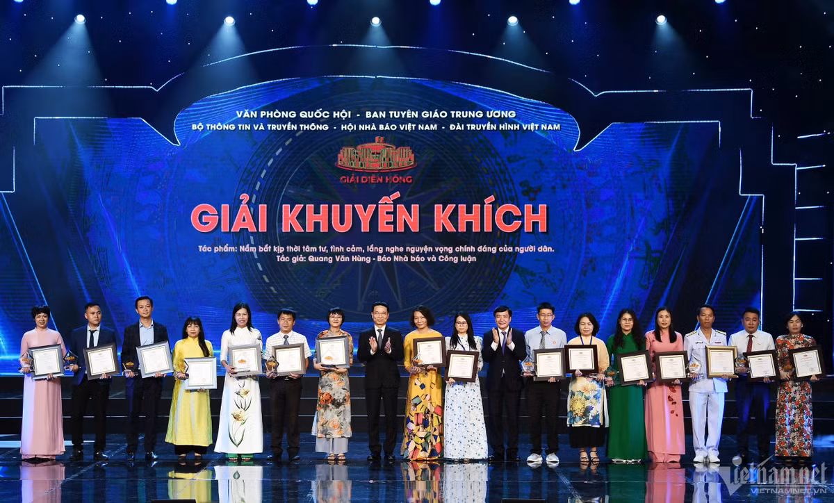 Chu tich Quoc hoi: Bao chi gop phan nang cao uy tin, vi the cua Quoc hoi-Hinh-5