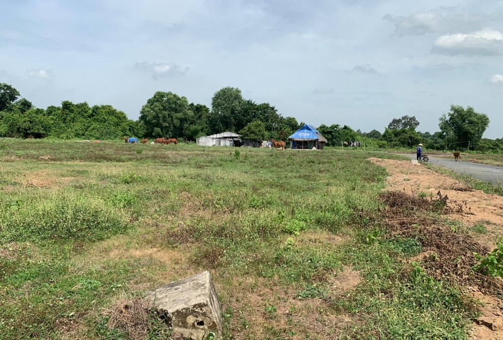 Ông Lưu Đình Thông - Trưởng Ban Quản lý dự án số 8 - HUD Chánh Mỹ, cho biết dự án được chia thành 2 giai đoạn. Đối với giai đoạn 1 sau nhiều lần điều chỉnh, đến nay, HUD được tỉnh Bình Dương giao đất tổng cộng 8 đợt, với hơn 103ha và giai đoạn 2 có diện tích hơn 225ha. (Ảnh: Báo Phụ nữ TP HCM).