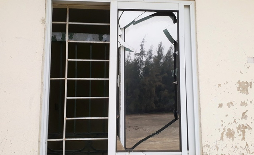 Để tránh lãng phí, UBND huyện Hoằng Hóa đã có tờ trình gửi UBND tỉnh Thanh Hóa đề xuất phương án tổ chức mời doanh nghiệp tư nhân vào đầu tư khai thác, quản lý bến cá và đã được UBND tỉnh Thanh Hóa đồng ý. (Ảnh: Người lao động).