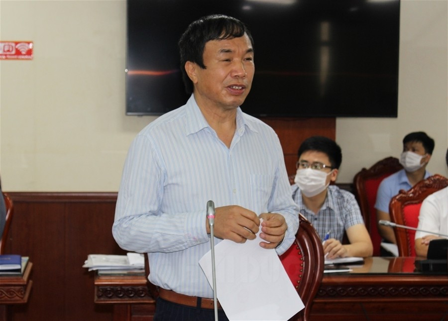 Doanh nghiệp nghìn tỷ đằng sau bức tranh “Lý ngư vọng nguyệt'' - Hình 2 Doanh nghiep nghin ty dang sau buc tranh “Ly ngu vong nguyet''-Hinh-2