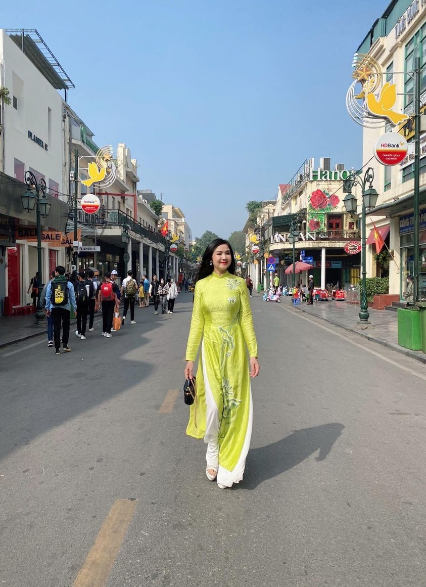 Chị tâm sự, mỗi người phụ nữ đều có nỗi lo riêng, nhưng điều quan trọng là biết cân bằng, đón nhận nó và phải biết cách vượt qua (Ảnh: Facebook nhân vật).