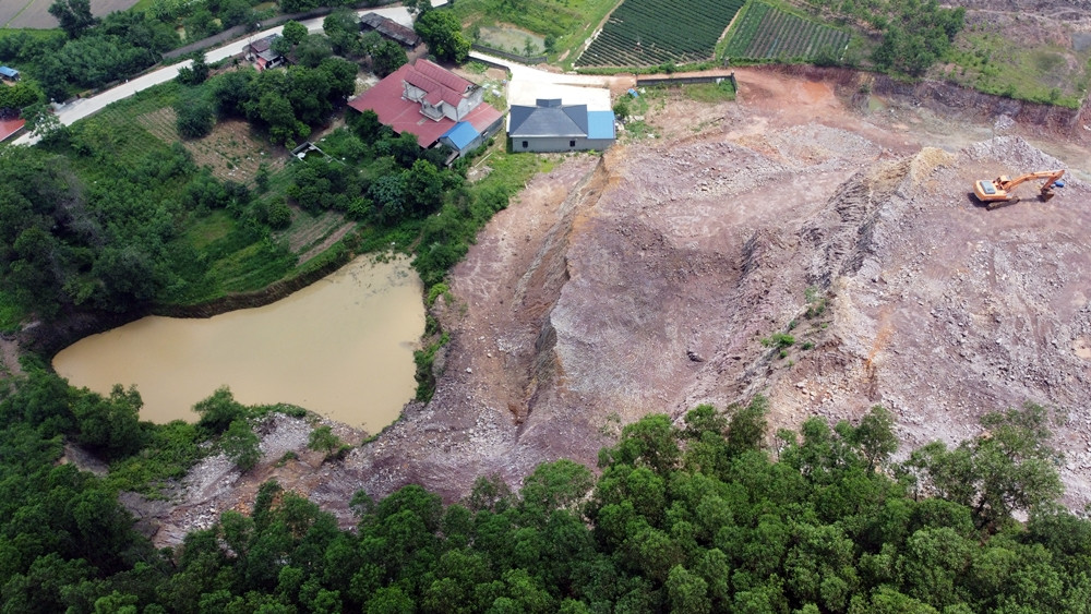 Trao đổi với PV Tri thức và Cuộc sống, ông Nguyễn Văn Cường - Giám đốc Công ty Cường Đại thừa nhận lỗi thuộc về doanh nghiệp, đồng thời cam kết sẽ khắc phục hậu quả và đền bù thiệt hại cho người dân. Tổng thiệt hại tài sản (cây cối trên đất) là 24,750 triệu đồng.