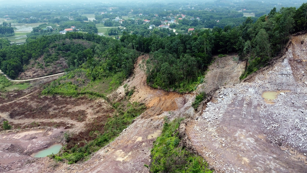 Trước sự việc xảy ra, UBND TP Phổ Yên đã có văn bản chỉ đạo Phòng TN&amp;MT, Công an thành phố, UBND xã Minh Đức có trách nhiệm kiểm tra, giám sát việc khai thác của Công ty Cường Đại, đồng thời tuyên truyền phổ biến các quy định về khai thác mỏ đến nhân dân trong phạm vi cấp phép mỏ.