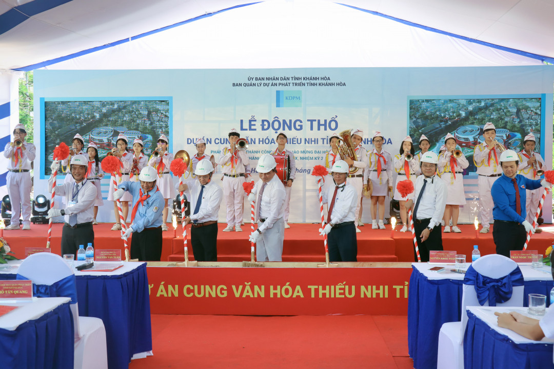 Cung văn hóa thiếu nhi 544 tỷ ở Khánh Hòa: Tại sao giá khủng? Cung van hoa thieu nhi 544 ty o Khanh Hoa: Tai sao gia khung?