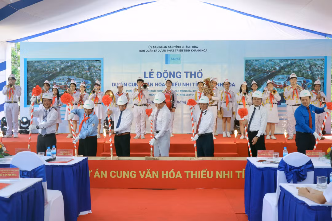 Cung van hoa thieu nhi 544 ty o Khanh Hoa: Tai sao gia khung?