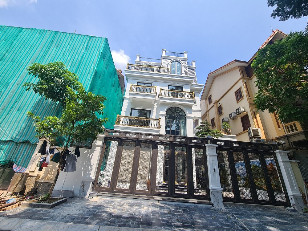 Hà Nội: Hàng quán lấn chiếm vỉa hè, biệt thự đua nhau cơi nới ở KĐT Mỹ Đình 2 - Hình 8 Ha Noi: Hang quan lan chiem via he, biet thu dua nhau coi noi o KDT My Dinh 2-Hinh-8