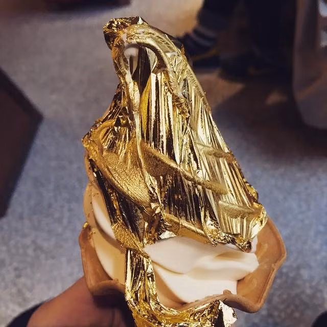 Không chỉ tốt cho sức khỏe, vàng còn có tác dụng làm đẹp và trẻ hóa làn da.