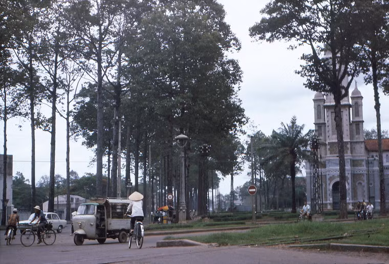 Nhà thờ Ngã Sáu Chợ Lớn.