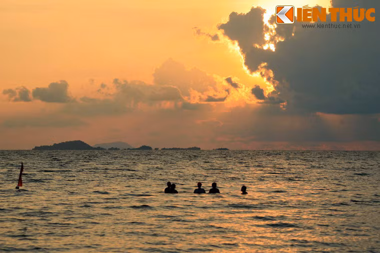 Hiện nay, Mũi Nai đã được xây dựng thành khu du lịch hiện đại với nhiều công trình phục vụ du khách đến tham quan và nghỉ dưỡng.