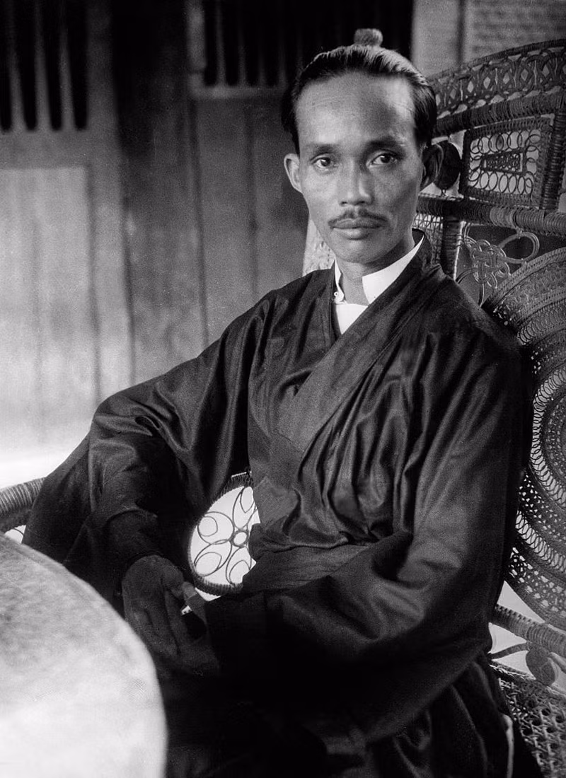 Chân dung Hộ pháp Phạm Công Tắc (1890-1959), một trong những giáo chủ quan trọng nhất trong việc hình thành, xây dựng, phát triển và kiện toàn hệ thống tôn giáo của đạo Cao Đài.