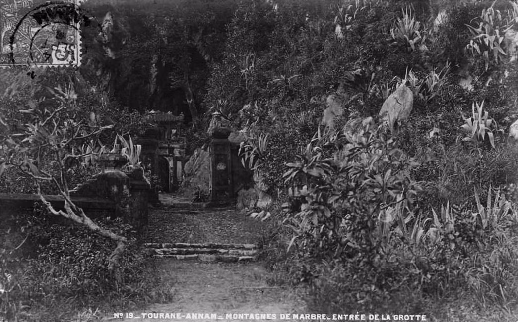 Lối vào động Huyền Không - hang động nổi tiếng nhất Ngũ Hành Sơn.