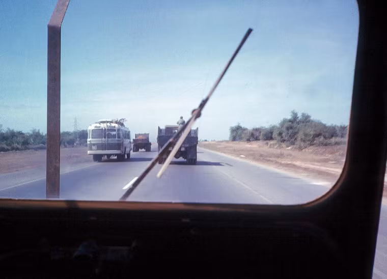 Trên xa lộ Sài Gòn - Biên Hòa.