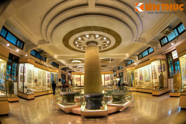 Ngày nay Hệ thống trưng bày tại cơ sở chính của Bảo tàng Lịch sử Quốc gia rộng khoảng 2.000 m2, được chia thành nhiều không gian cho các tuyến tham quan theo chủ điểm và thứ tự thời gian lịch sử.