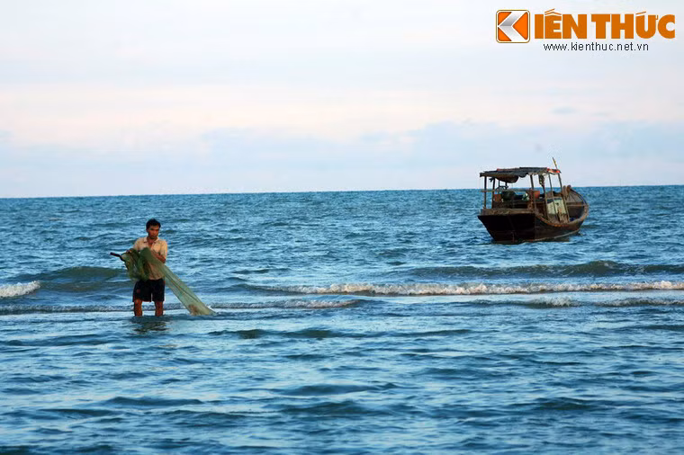 Bên cảnh vẻ đẹp thiên nhiên, Ba Động cũng là địa điểm lý tưởng để khám phá cuộc sống của ngư dân Nam Bộ.