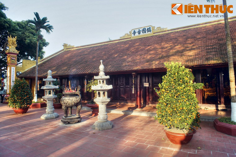 Đầu đời nhà Nguyễn, chùa lại được trùng tu, đúc chuông, đắp tượng. Năm 1842, vua Thiệu Trị đến thăm chùa, ban 1 đồng tiền vàng lớn và 200 quan tiền, cho đổi tên chùa là Trấn Bắc. Nhưng tên chùa Trấn Quốc vẫn được dân gian quen gọi cho đến ngày nay.